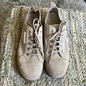 Gianvitto Rossi Suede Low-Top Sneakers on good condition.  Worn 2-5 times